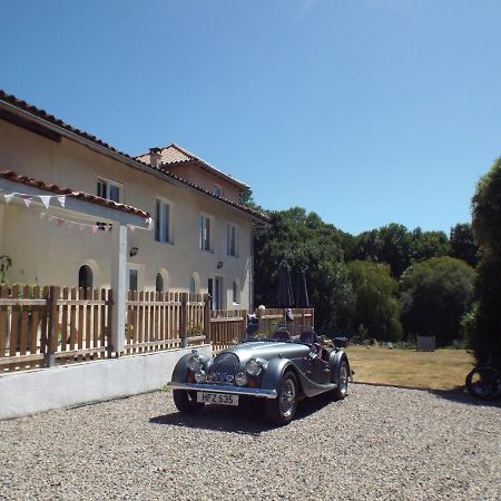 Chez Broche Bed & Breakfast Mazerolles  Bagian luar foto