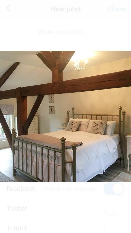Chez Broche Bed & Breakfast Mazerolles  Bagian luar foto